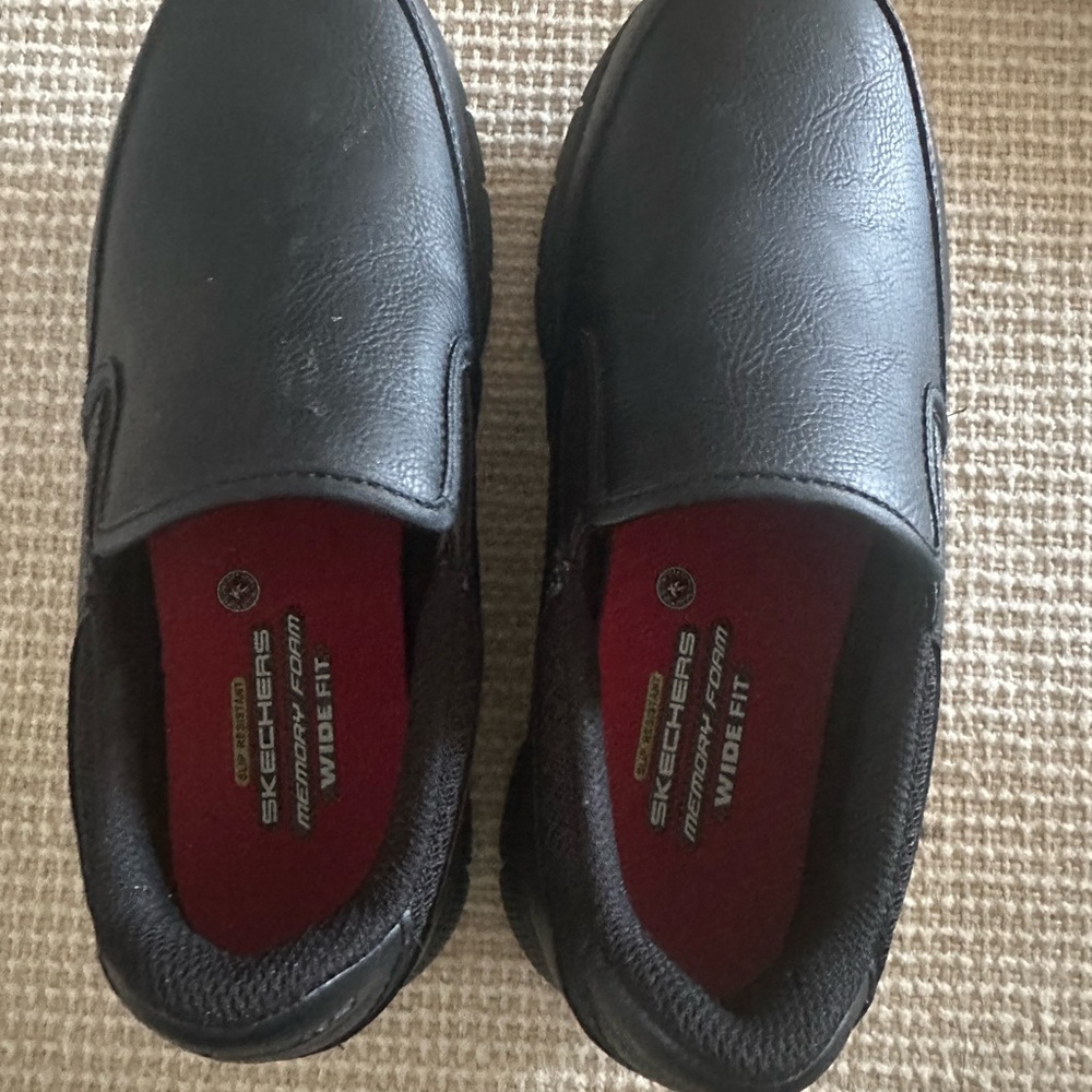 SKECHERS WIDE FIT MEMORY FOAM WORK Women SHOE~SIZE 8~SLIP RESISTANT~77236W